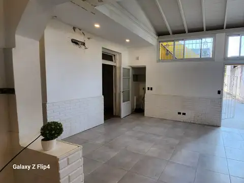 Depto Tipo Casa en Alquiler en Centro, $ 850.000