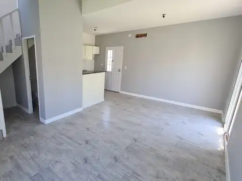 Mitre 1800, Piso Mit