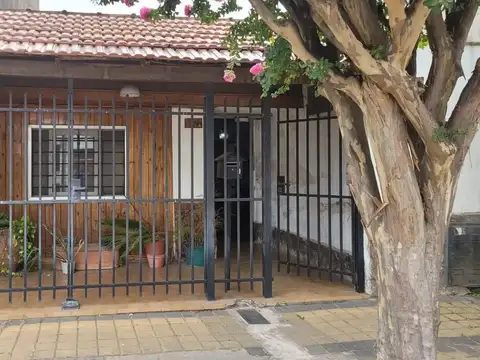Casa en venta en Fisherton a refaccionar