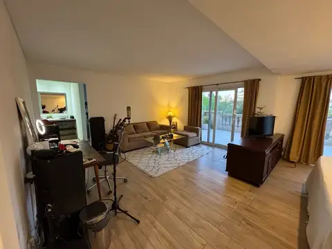 Exclusiva casa a la venta en Barrio Miraflores, Pilar