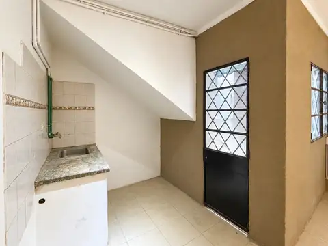 Depto Tipo Casa 2 ambientes con 1 baño
