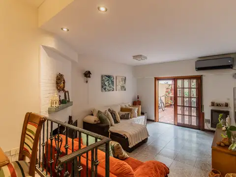 Depto Tipo Casa 4 ambientes con 2 baños