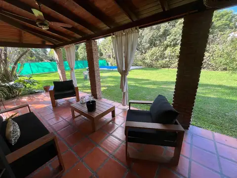 Casa 5 ambientes con 2 baños