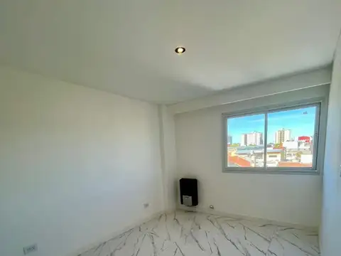 Chacabuco 5830 , Piso 1