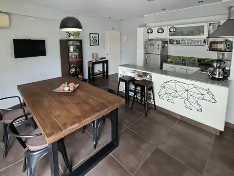 SE ALQUILA DPTO 2 AMB /ESCRITORIO y COCHERA-OLIVOS
