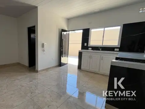 Depto Tipo Casa en Alquiler en City Bell, $ 980.000