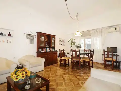 Depto Tipo Casa 4 ambientes con 2 baños
