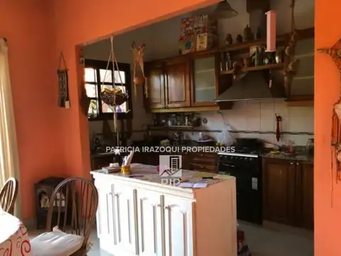 Casa 3 ambientes con 2 baños