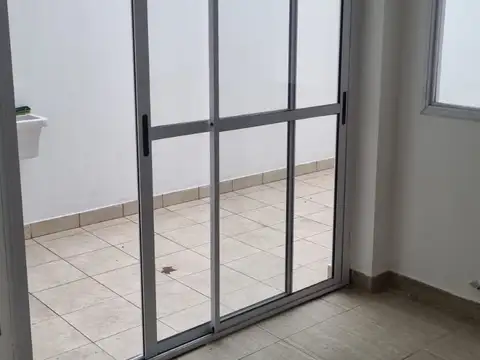 Depto Tipo Casa en Alquiler de 1 dormitorio