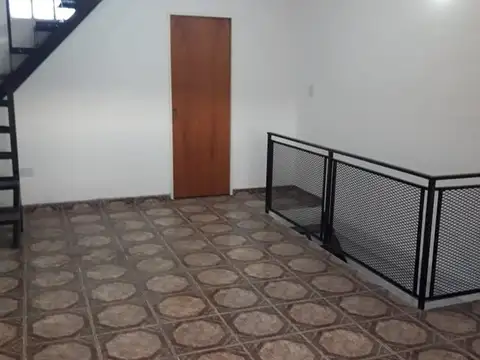 Depto Tipo Casa en Alquiler de 1 dormitorio