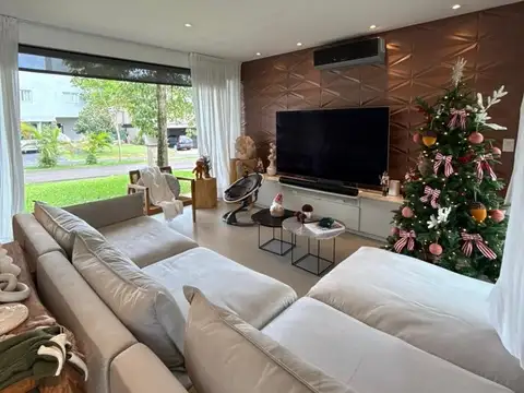 Casa 4 ambientes con 3 baños