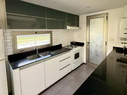 Casa 7 ambientes con 3 baños