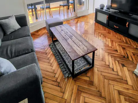 Imperdible 2 ambientes todo luz en barrio norte, con cerramiento y balcón al frente, piso alto.