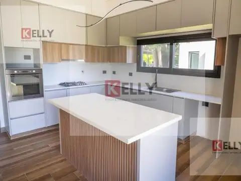 Casa en Venta en Pilará – Barrio La Calesa | 6 Ambientes, Jardín y Piscina