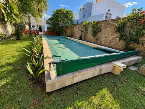 VENTA CASA COCH DOBLE LOTE 866x50  PISCINA BERNAL