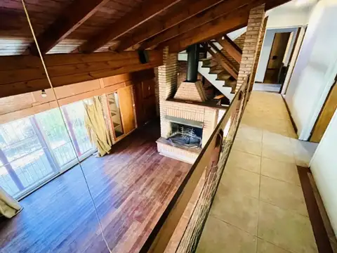 Casa 6 ambientes con 5 baños