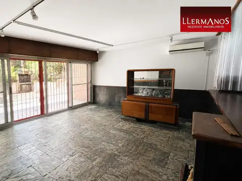 Casa 6 ambientes con 5 baños