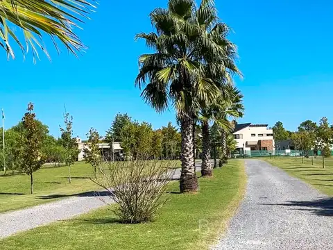Venta - Casa en Barrio Marinas Del Pilar - Apto Crédito
