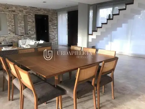 Casa 6 ambientes con 6 baños
