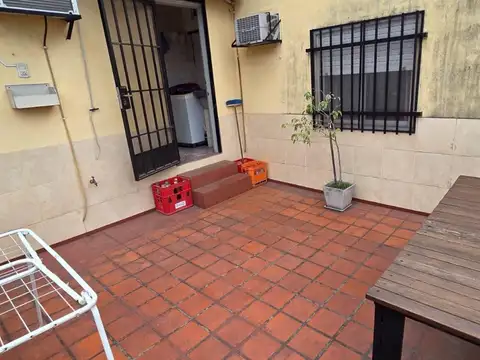 Mr Ross al 300 (Uriburu 300)- Casa en planta alta