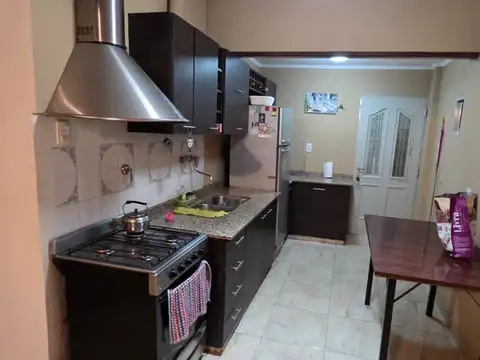 Mr Ross al 300 (Uriburu 300)- Casa en planta baja