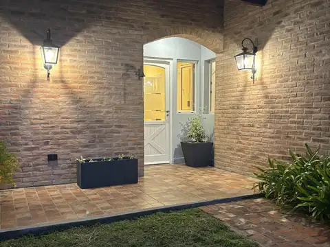 Casa en Alquiler de 3 dormitorios