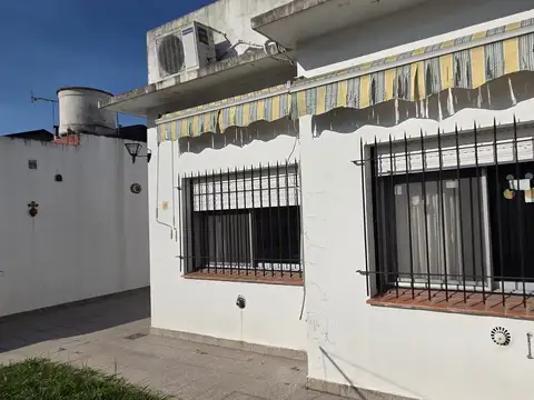 Casa en Venta en Turdera, USD 160.000