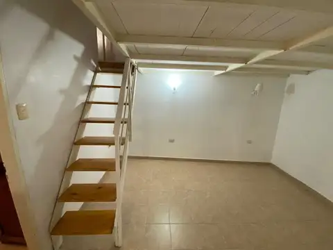 Depto Tipo Casa 4 ambientes con 1 baño