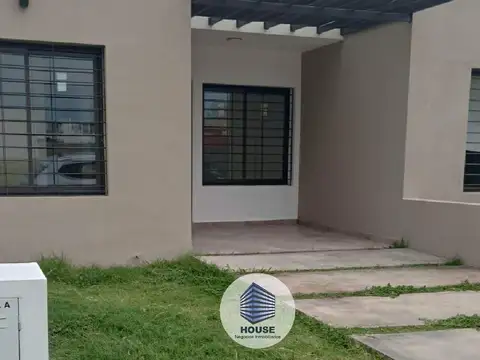 CASA DE DOS DORMITORIOS EN VENTA BARRIO SOLARES DE  MANANTIALES  UNA PLANTA