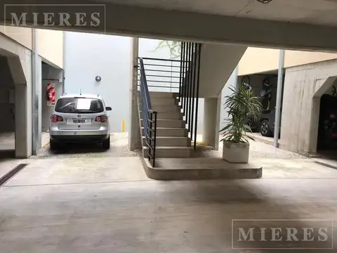 Cochera en venta en San Isidro.