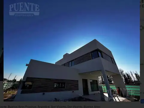 Casa en Cruz del Sur a la Venta con Renta 
