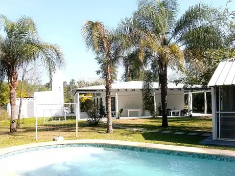 Chalet con piscina y quincho en Chacras de Benitez!