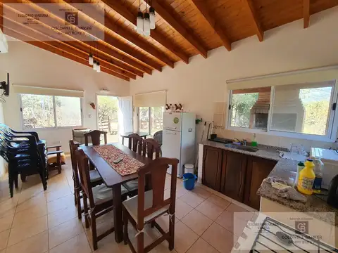 Casa 6 ambientes con 2 baños