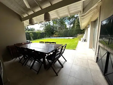 Casa en Alquiler Temporal en Newman Club, USD 3.800