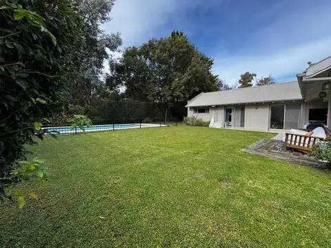 CLUB NEWMAN - AV J. D. PERON al 7200