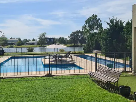 Casa en Venta en Puerto Roldan, USD 495.000