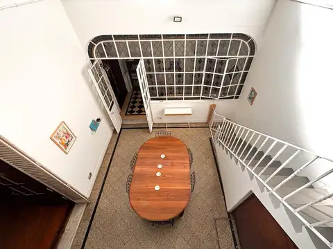 CASA EN VENTA . 2 DORMITORIOS .TERRAZA . COLEGIALES