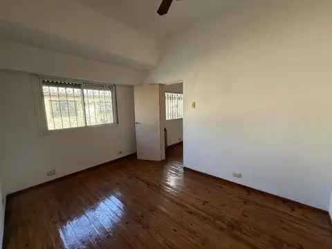Depto Tipo Casa en Alquiler 40 años