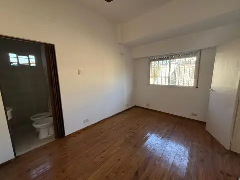 Depto Tipo Casa en Alquiler en Villa Adelina, $ 650.000