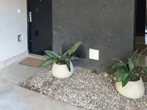 Depto Tipo Casa en Venta con 1 cocheras