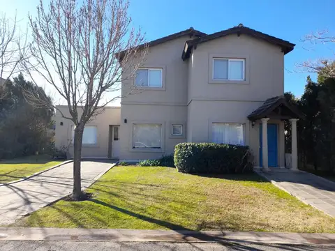 Casa En Venta En El Recodo Con Piscina