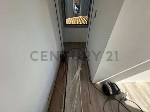 Cristian Hansen 1400, Piso 0