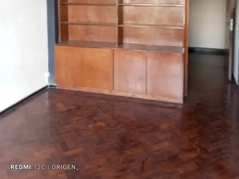 San Martin 800, Piso 2