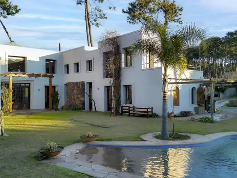 CASA EN VENTA BARRIO PRIVADO LA ARBOLADA