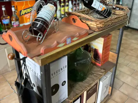 Local en Venta Via Púb.