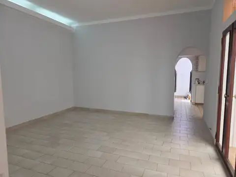 Depto Tipo Casa en Alquiler de 2 dormitorios