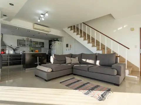 TRIPLEX Renovado 4 Amb +Dep 100%Luz TERRAZA Boedo