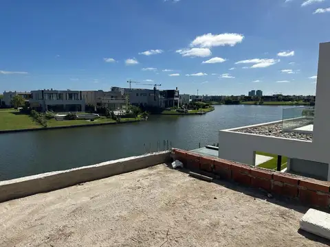 Casa  en Venta en Carpinchos, Nordelta, Tigre