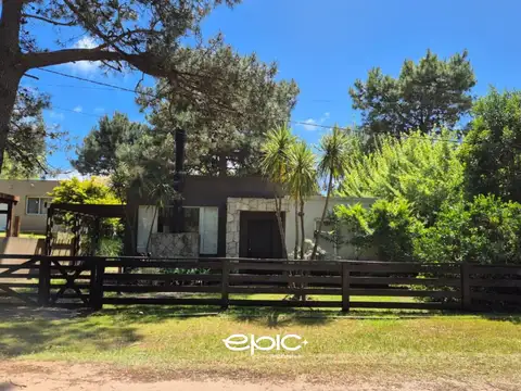 Casa en Venta con 2 cocheras