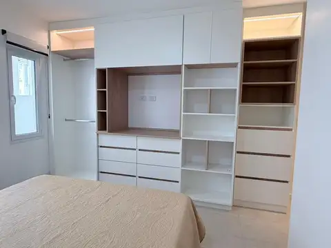 Departamento de tres ambientes a la calle con balcón, Gascón 2100, Plaza Colón